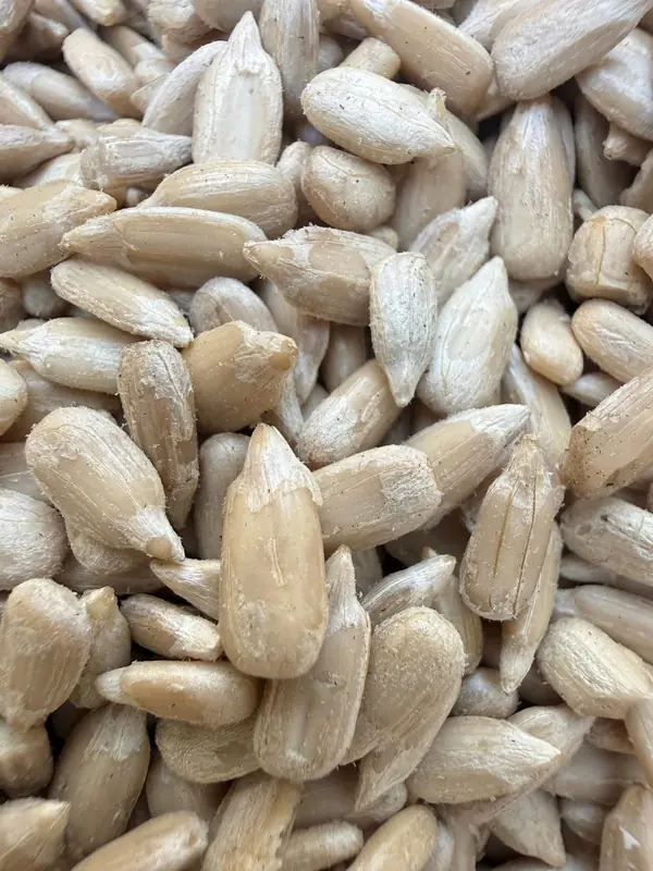 Calibrated kernels, uniform in colour and size